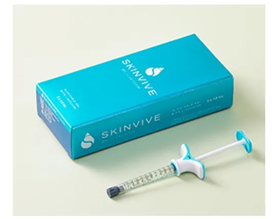 스킨바이브(SKINVIVE) 제품 상자와 시린지 이미지